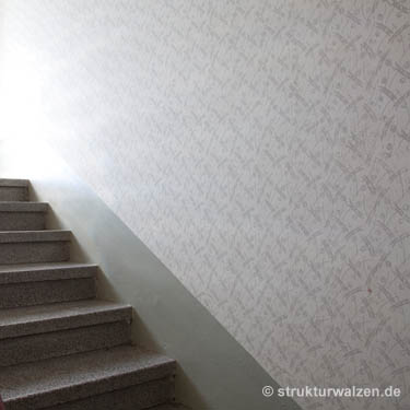 Schr#ge mit Stufen im gewalzten Treppenhaus